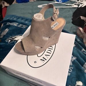 Steve Madden Taupe Wedge Sandals